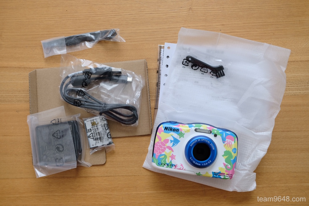 COOLPIX W100