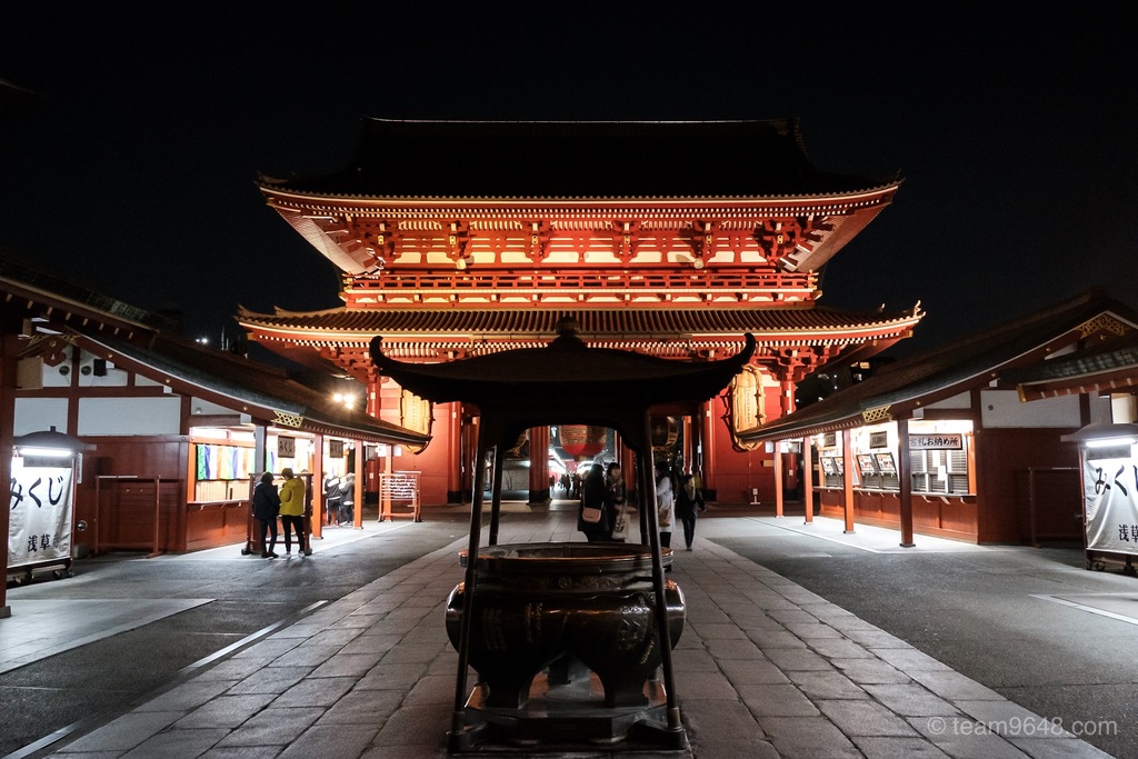 浅草寺 常香炉 ライトアップ